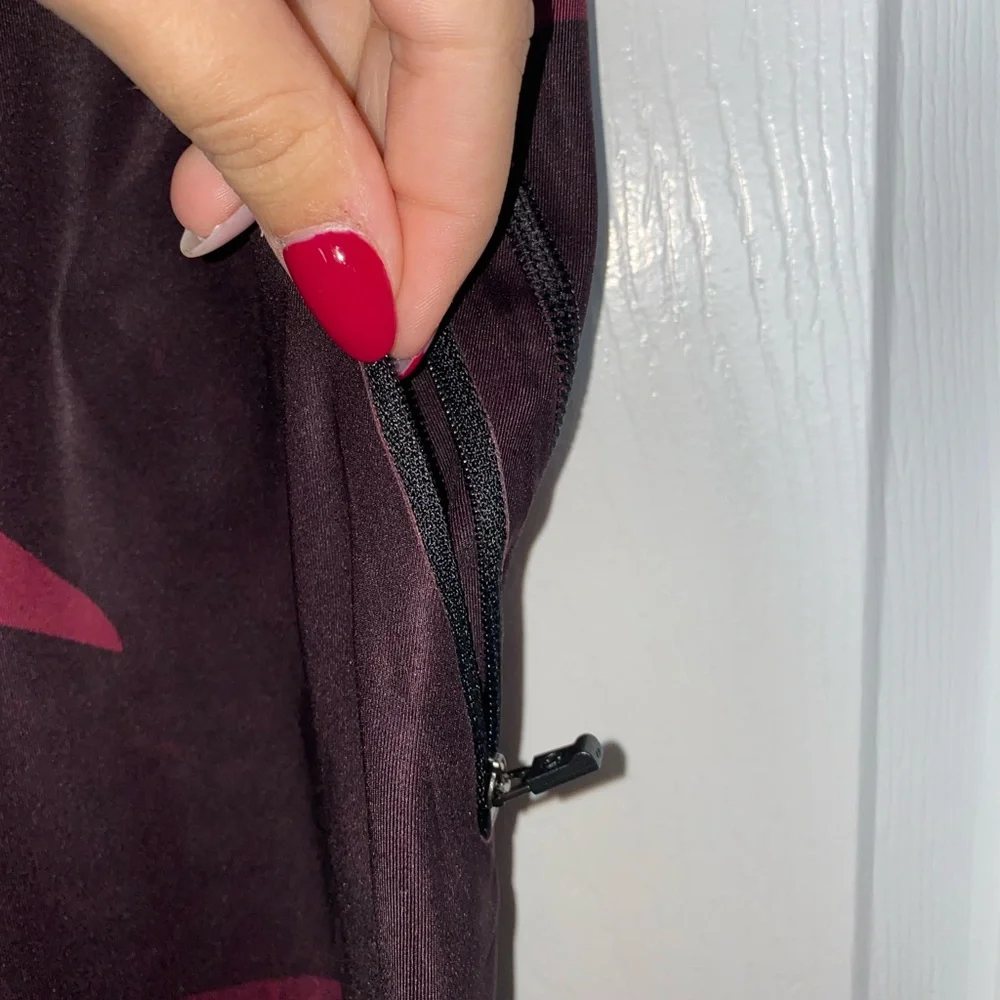 [Lululemon] All Sport Crop Back Spin Stroke Dashing Purple Athletic Pants - Picture 4 of 6